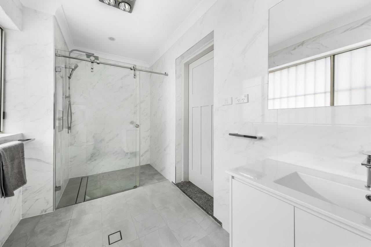 Burwood New 2 Bedroom 2 Bathroom Apartment Sydney Eksteriør bilde